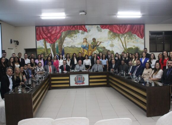 Profissionais formados pelo UNIFAGOC recebem carteirinha da OAB