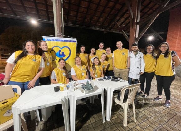 População de rua de Ubá é alvo do projeto do UNIFAGOC Saúde na Praça