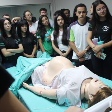 TOUR UNIFAGOC: instituição recebe visita de cerca de 1500 alunos do ensino médio de Ubá e região