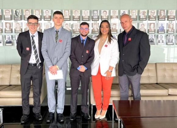 Alunos do Direito UNIFAGOC participam de importante momento em tradicional visita a Brasília/DF