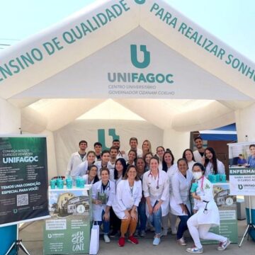 Cursos de Enfermagem e Medicina do UNIFAGOC participam da SIPAT na Itatiaia