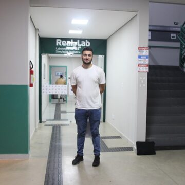 Medicina do UNIFAGOC recebeu o intercambista da Suécia