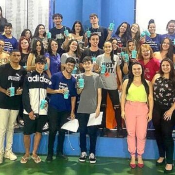 Alunas da Enfermagem UNIFAGOC palestram sobre violência obstétrica em Colégio de Ubá