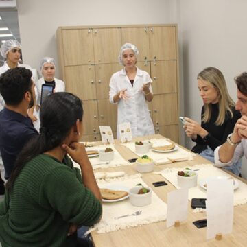 Alunos da Nutrição UNIFAGOC promovem degustação de cardápios em trabalho interdisciplinar