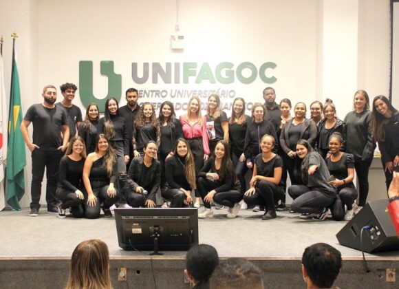 Relato de experiência na Educação de Jovens e Adultos é tema de evento realizado pela Pedagogia UNIFAGOC com alunos da Escola Stella Brandão Campelo