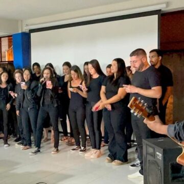 Alunos do 7º período do curso de Pedagogia do UNIFAGOC apresentaram peça de teatro no CESEC