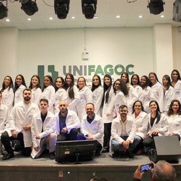 UNIFAGOC realizou cerimônia de entrega dos Jalecos para turmas do curso de Psicologia