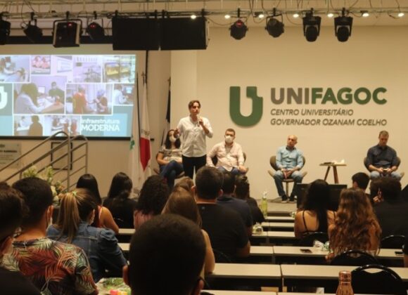 Reitoria recebe calouros da Medicina para bate-papo