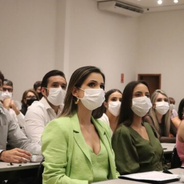 12 novos médicos da 5ª turma de Medicina do UNIFAGOC colaram grau