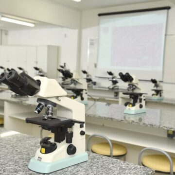 Laboratórios de Microscopia e Patologia do UNIFAGOC dispõe de recursos que proporcionam formação de excelência