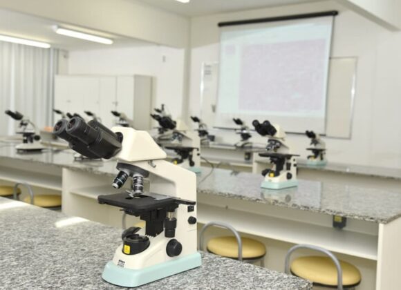 Laboratórios de Microscopia e Patologia do UNIFAGOC dispõe de recursos que proporcionam formação de excelência