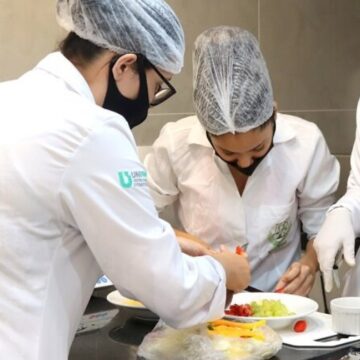 Busca por saúde e qualidade de vida em alta: com mercado de trabalho aquecido, curso de Nutrição do UNIFAGOC prepara aluno para atuação profissional