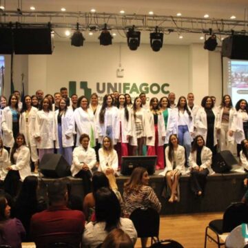 UNIFAGOC promove cerimônia de entrega do Jaleco para alunos da Psicologia