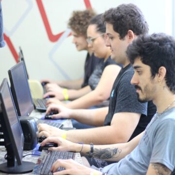Opção de carreira para quem quer mudar o mundo: conheça a profissão e os diferenciais do curso de Ciência da Computação do UNIFAGOC