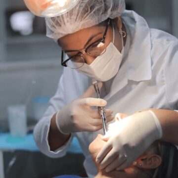 Sorriso, bem-estar e qualidade de vida: conheça mais sobre o cirurgião dentista e os diferenciais do curso de Odontologia do UNIFAGOC