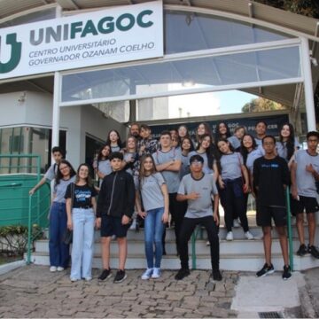 Alunos do Colégio Apogeu participam de projeto de extensão de acadêmicos da Medicina UNIFAGOC