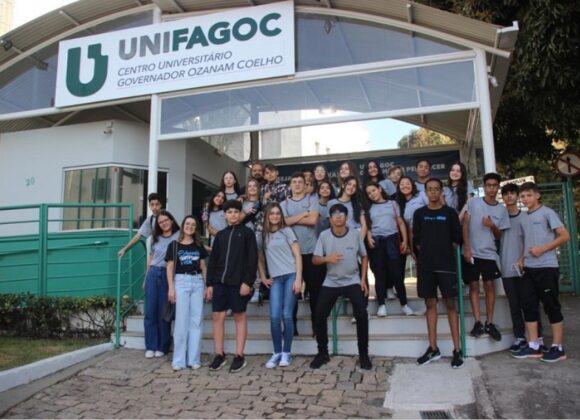 Alunos do Colégio Apogeu participam de projeto de extensão de acadêmicos da Medicina UNIFAGOC