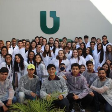 Alunos da Medicina UNIFAGOC promovem projeto de extensão com alunos do Colégio Objetivo de Ubá