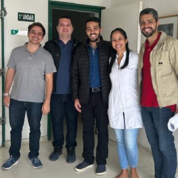 Representantes do UNIFAGOC visitam instalações do curso de Fisioterapia da UFJF