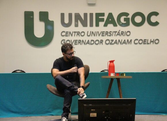 UNIFAGOC comemora Dia do Programador com presença de youtuber especialista em tecnologia
