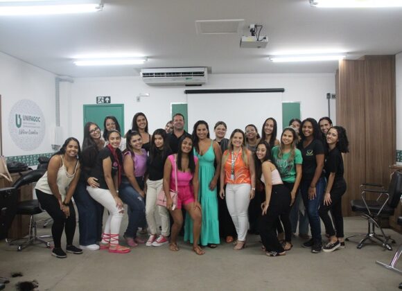 Estética e Cosmética UNIFAGOC participa de palestra sobre cosmética capilar
