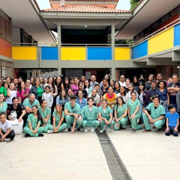 Alunos da Medicina UNIFAGOC realizam capacitação sobre a Lei Lucas na Escola São José em Ubá