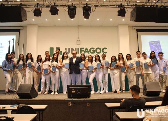 Palestra com Theunis Marinho marca o encerramento do semestre da Biomedicina e Farmácia UNIFAGOC