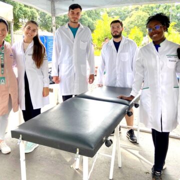 Alunos da Fisioterapia UNIFAGOC participam da Caminhada pela Vida