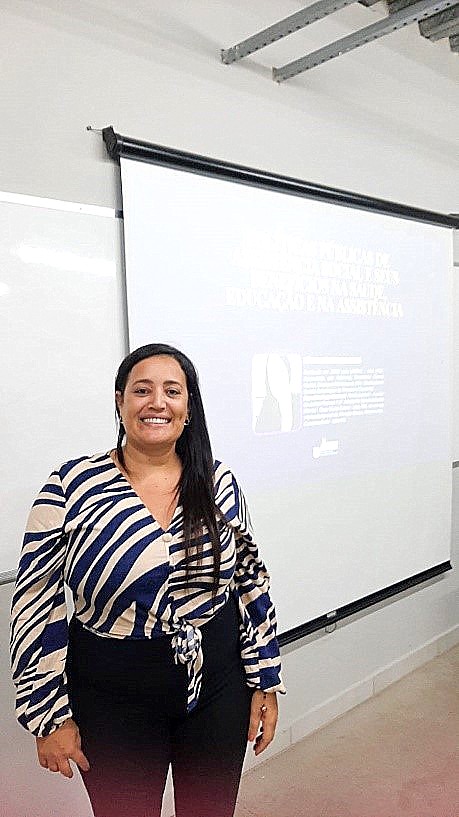 Pedagogia UNIFAGOC recebe visita de assistente social para a palestra sobre os benefícios da assistência social na educação