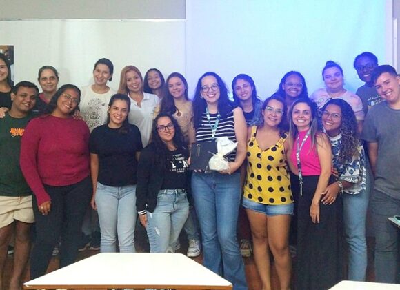 Pedagogia recebe pró-reitora de Comunicação e Marketing do UNIFAGOC para palestra na disciplina de Projeto Integrador