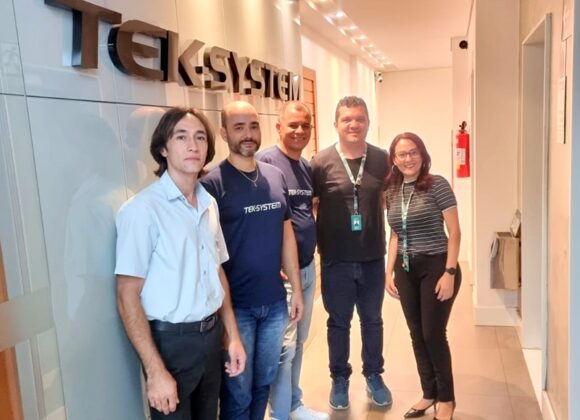 Diretora da Ciência da Computação e Pró-Reitor de Graduação do UNIFAGOC visitam empresa Tek-System