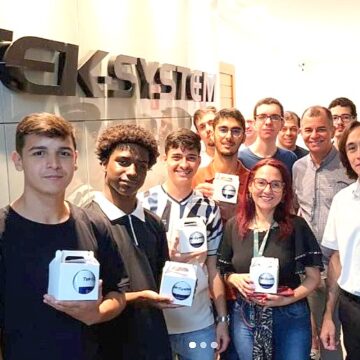 Alunos da Ciência da Computação UNIFAGOC participam de visita técnica na empresa Tek-System