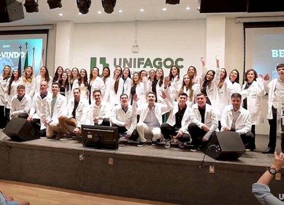 UNIFAGOC promove cerimônia de entrega do jaleco para 20ª turma do curso de Medicina