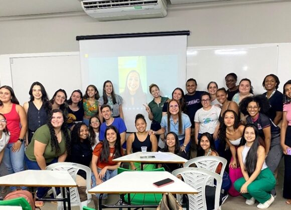 Internacionalização: Pedagogia UNIFAGOC participa de palestra com professora brasileira residente nos EUA