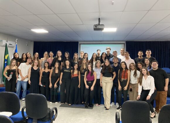 Alunos da Odontologia UNIFAGOC promovem palestra sobre atendimento humanizado e inclusivo