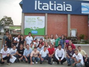 Itatiaia Móveis recebe alunos do curso de Administração da Fagoc