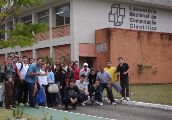 Alunos de Ciência da Computação visitam o LNCC