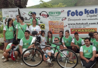 Alunos de Educação Física realizam Passeio Ciclístico em Divinésia