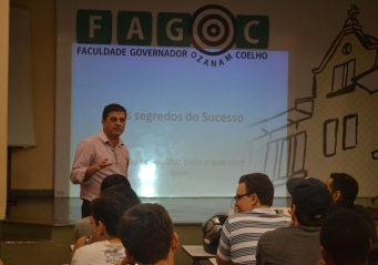 Alunos da Fagoc participam de palestra motivacional preparatória para Enade