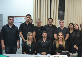 Corpo docente da Fagoc trabalha de preto em solidariedade aos professores do Paraná