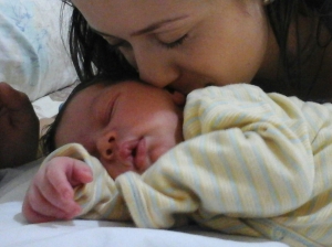 Faculdade e maternidade: alunas da Fagoc falam sobre o desafio