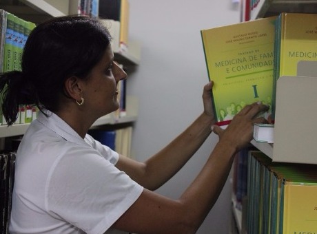 Dia do Bibliotecário: Fagoc apresenta colaboradores da Biblioteca