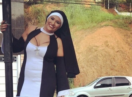 Formanda de Administração vence votação da melhor fantasia da Aula da Saudade 2018 e fatura 50% de desconto na Pós-graduação Fagoc