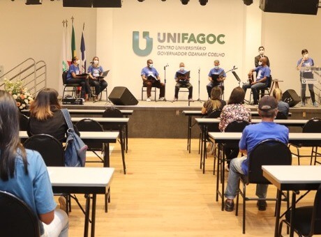 Auditório UNIFAGOC é palco de abertura da exposição Entre Ruas e Pincéis da Associação Andorinhas