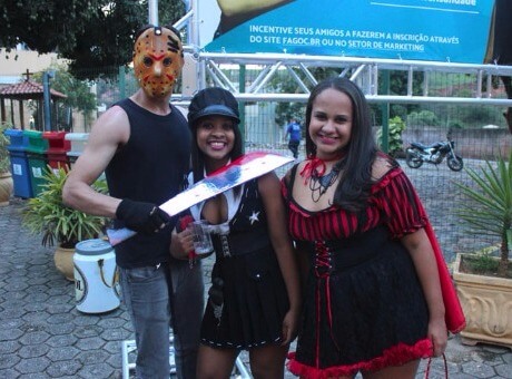 Pós-graduação Fagoc premia alunos pela fantasia da Aula da Saudade