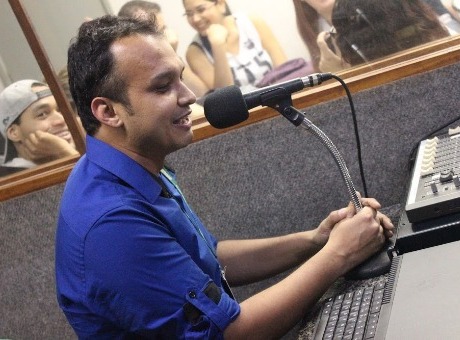 Alunos de Jornalismo participam de palestra sobre o mercado de trabalho para radialistas