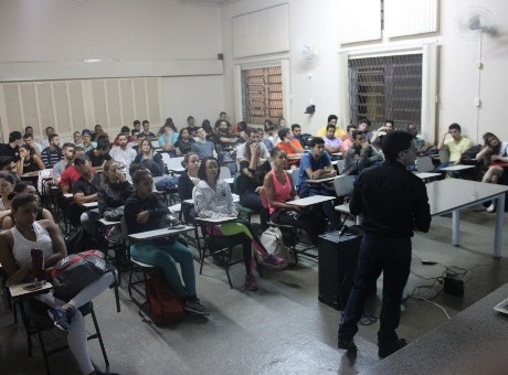Alunos da Fagoc participam de palestra sobre o ENADE