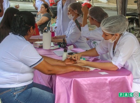 Fagoc na Comunidade: Educação Física, Estética e Cosmética e Pedagogia participam de evento em comemoração ao Dia das Mães