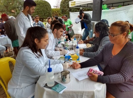 Alunos do UNIFAGOC marcam presença na Feira de Saúde de Divinésia