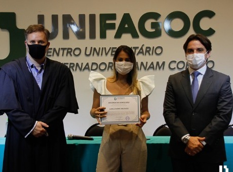 Novos médicos: alunos da segunda turma de Medicina do UNIFAGOC antecipam Colação de Grau